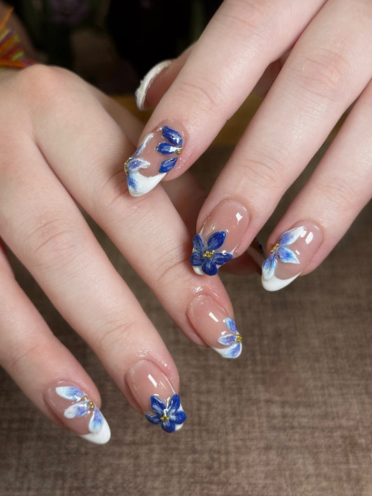 15 Must-See White and Blue Nail Ideas 2026