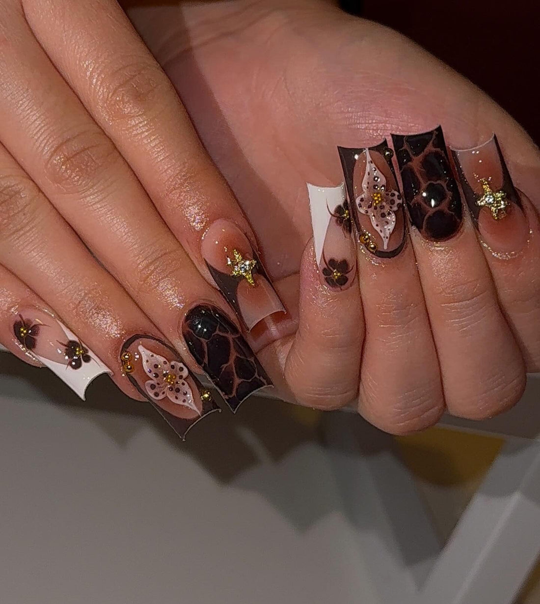 15 Brown and White Nail Looks 2026