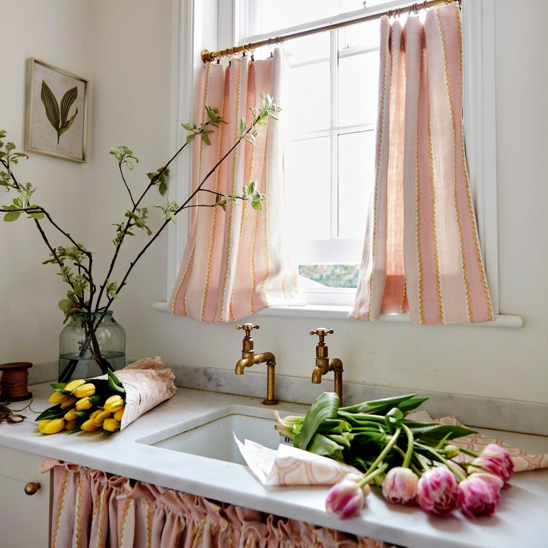 15 Simple Kitchen Curtain Ideas with Big Style
