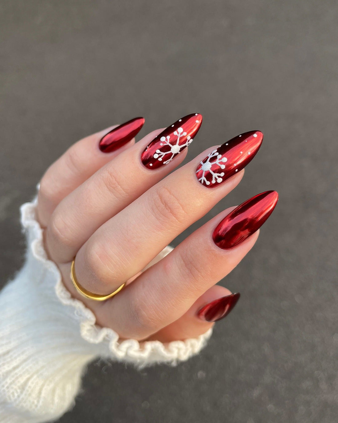 15 Elegant Christmas Dip Nail Ideas