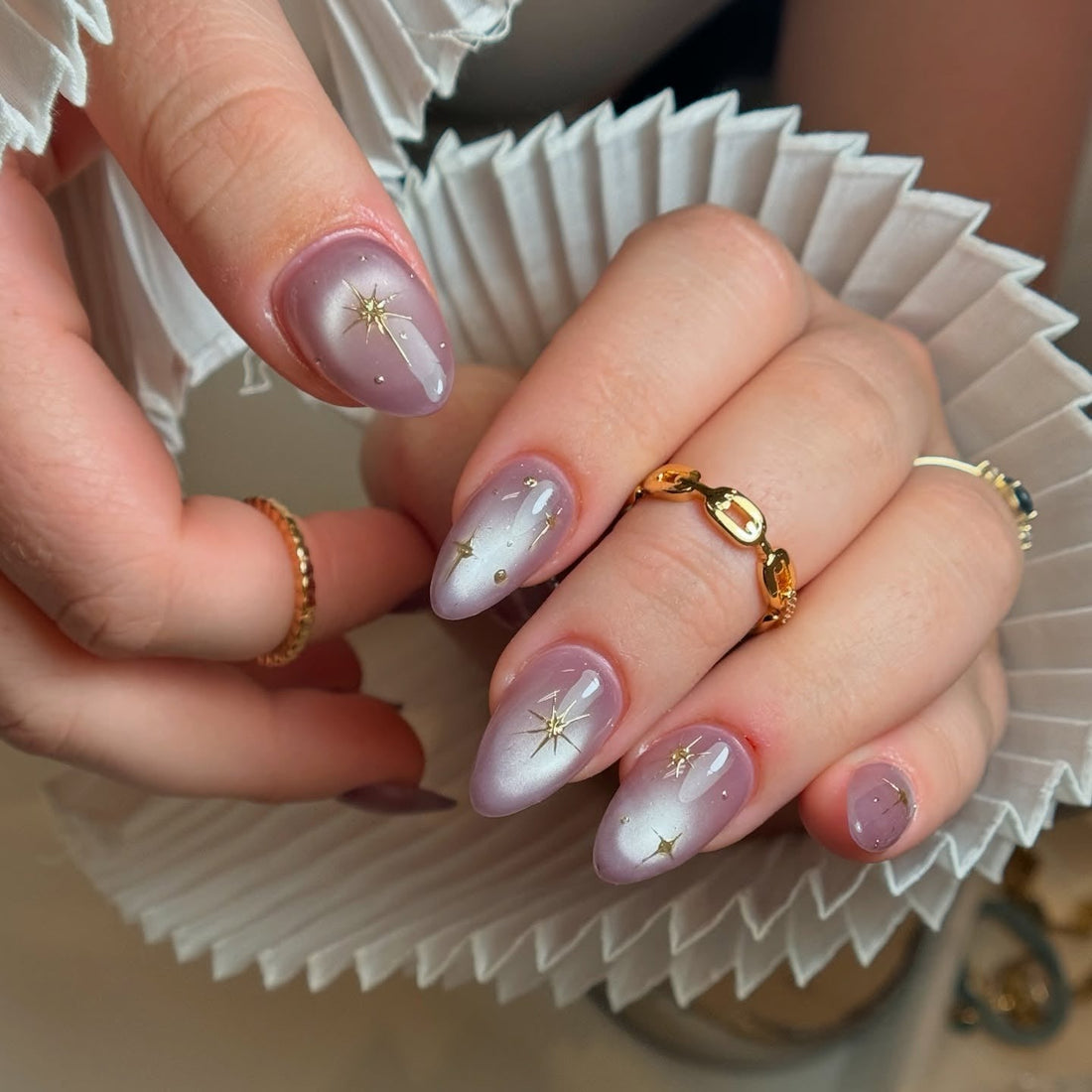 15 Elegant Spring Cat Eye Manicures