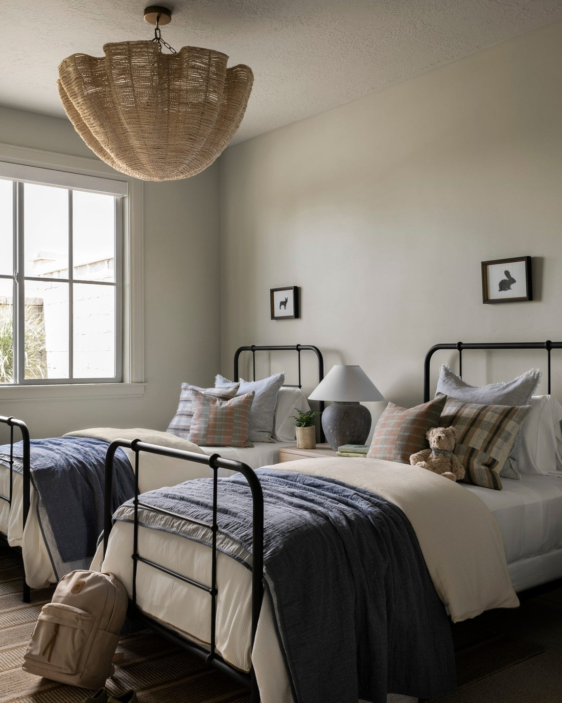 20 Stylish Small Guest Bedroom Ideas for 2025