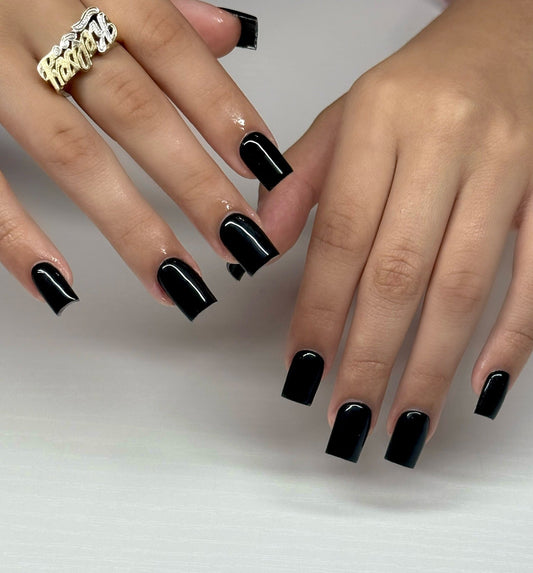 15 Easy Black Square Nail Ideas 2026