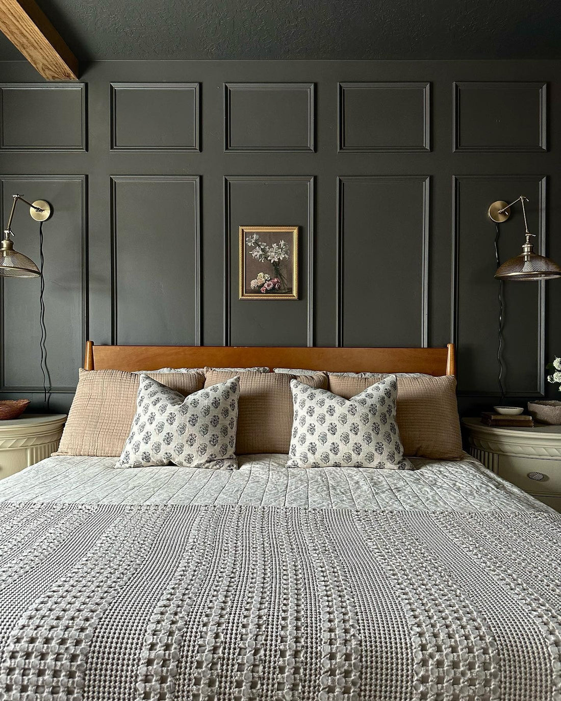 15 Gray Wall Bedroom Ideas 2026