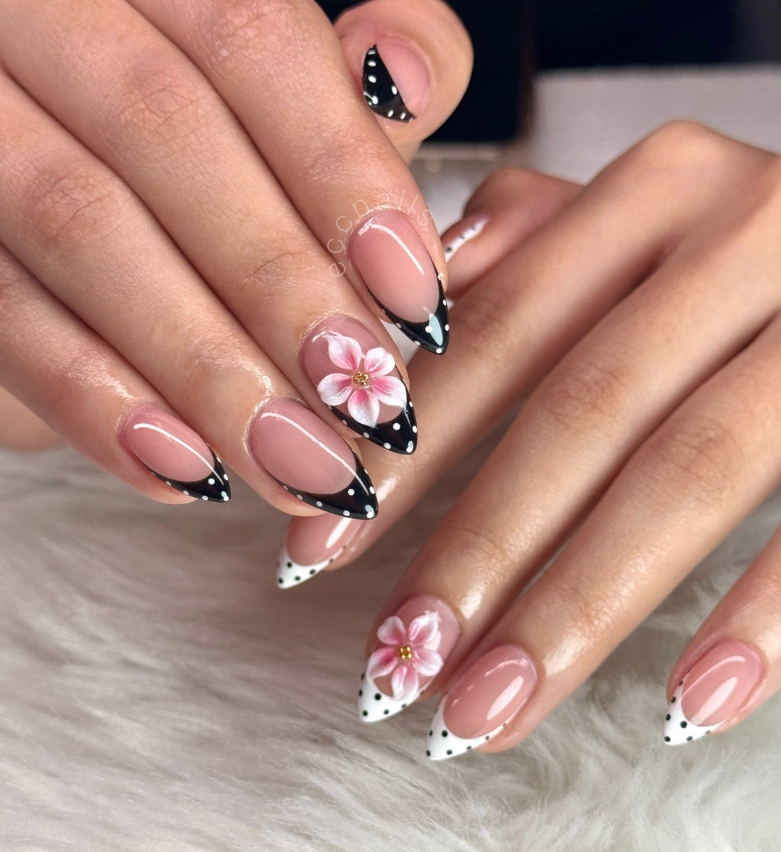 15 Must-See Spring French Tip Nail Ideas 2026