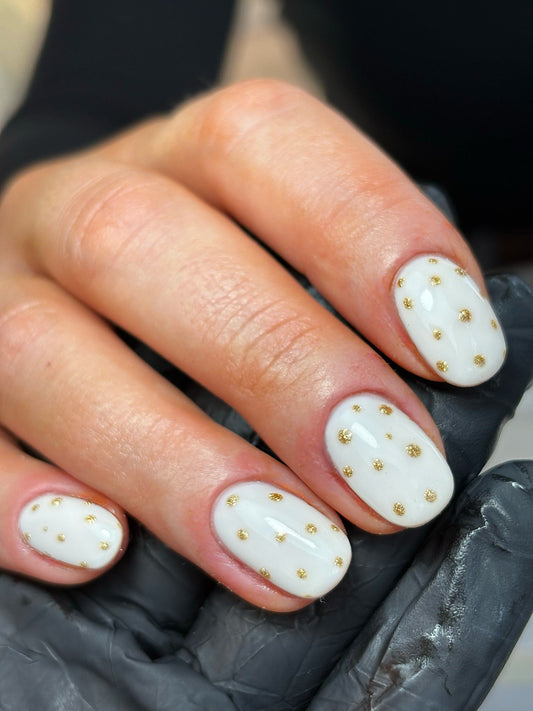 15 Best Short White Nail Ideas 2026