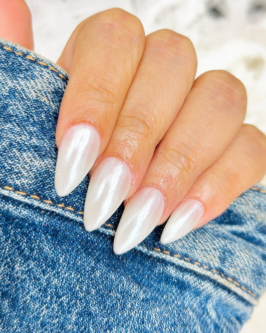 15 Stunning White Chrome Nails 2026