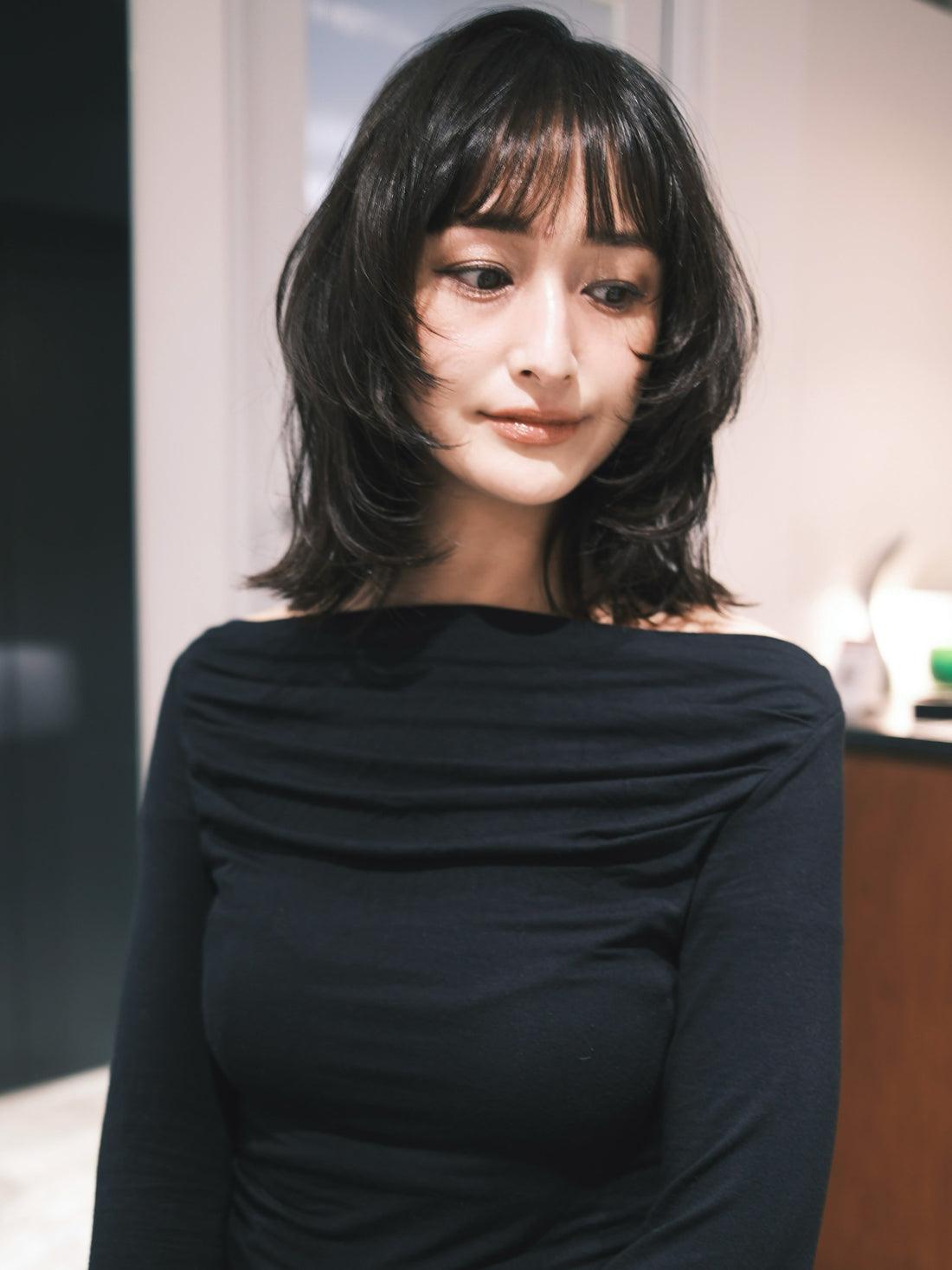 15 Modern Medium Wispy Haircuts 2026