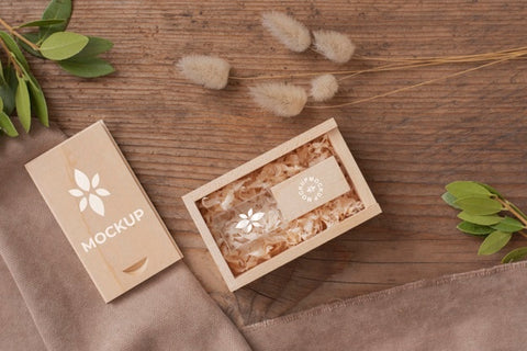 Free Beautiful Accessories Mockup In Real Context Psd