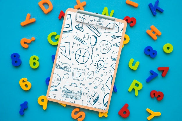 Free Clipboard Mockup With Back To School Concept Psd