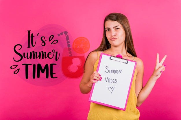 Free Copyspace Mockup For Summer With Joyful Woman Psd