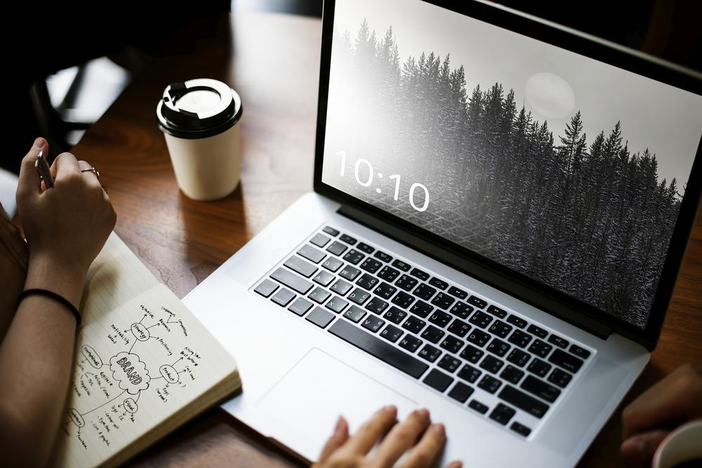 Free Laptop Screen Mockup, Editable Digital Device Psd