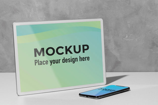 Free Mockup Devices On The Table Psd