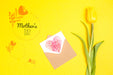 Free Mothers Day Card Mockup With Flowers Psd