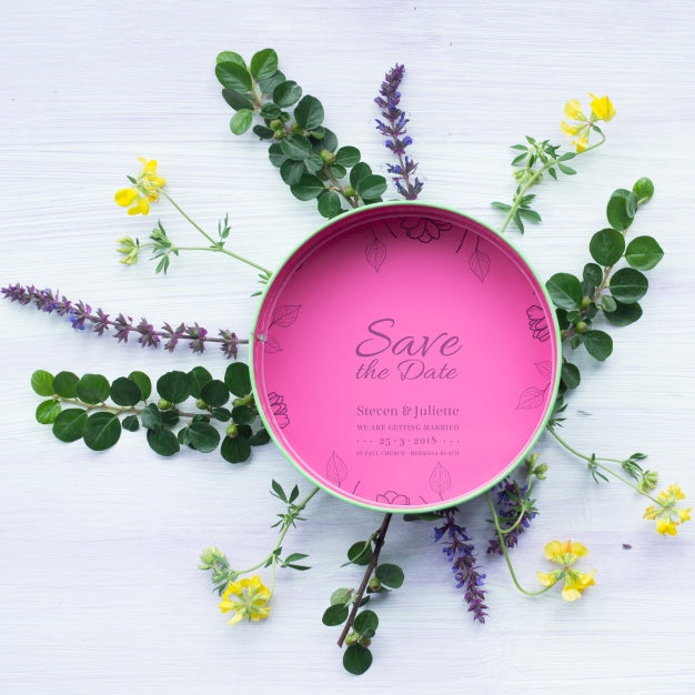 Free Round Box Mockup With Floral Decoration Psd