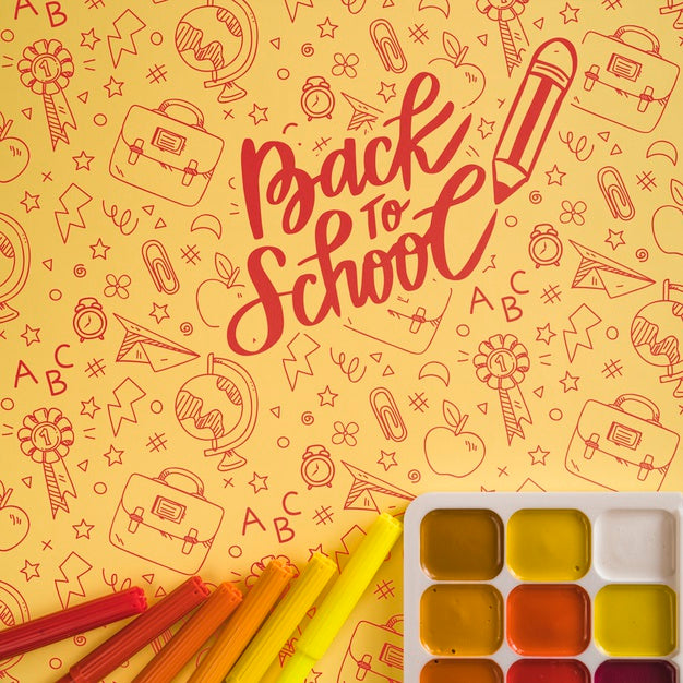 Free Top View Arrangement With Paint Palette And Markers Psd