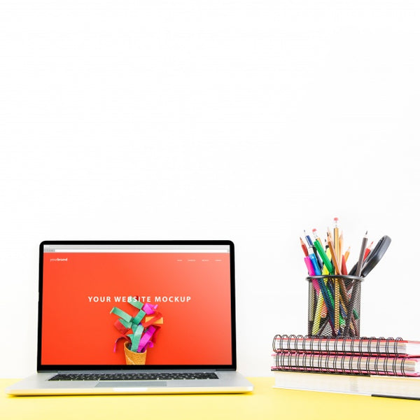 Free Website Mockup With Laptop On Desk Psd