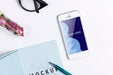 Free Woman Desk Concept With Mobie Psd